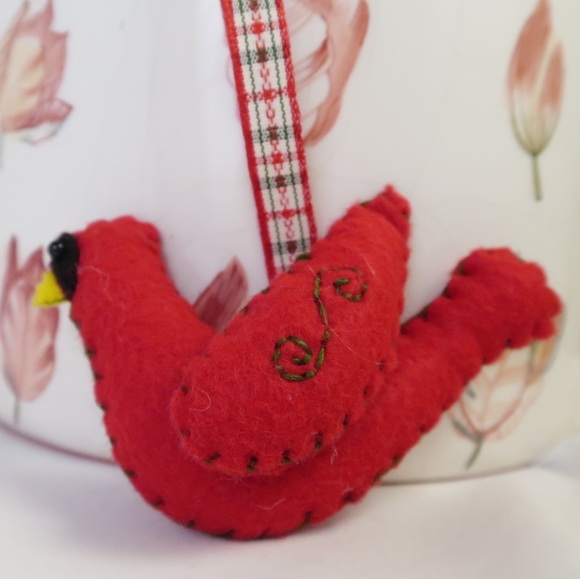 Felt cardinal Christmas ornament holiday decor - Picture 1 of 4